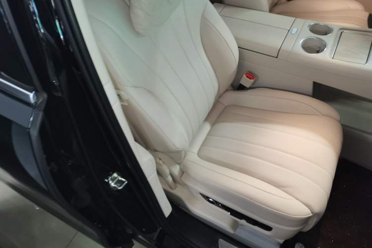 Used Hima AITO M8 2025 Extended-Range Max+ Version 53.4 kWh 6-Seater Edition