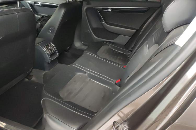 Used Volkswagen Magotan 2015 2.0 TSI Luxury Model
