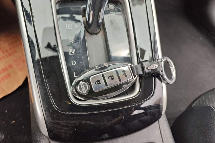 Used Nissan Sylphy 2019 1.6XV CVT Smart Connect Luxury Edition China VI Standard Interior 1