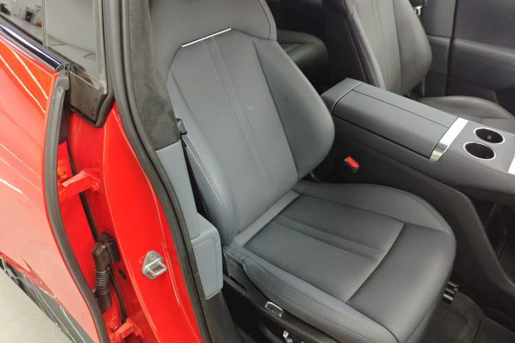 Used Xiaomi Auto YU7 2025 Ultra-Long Range High-Performance All-Wheel-Drive Max Edition