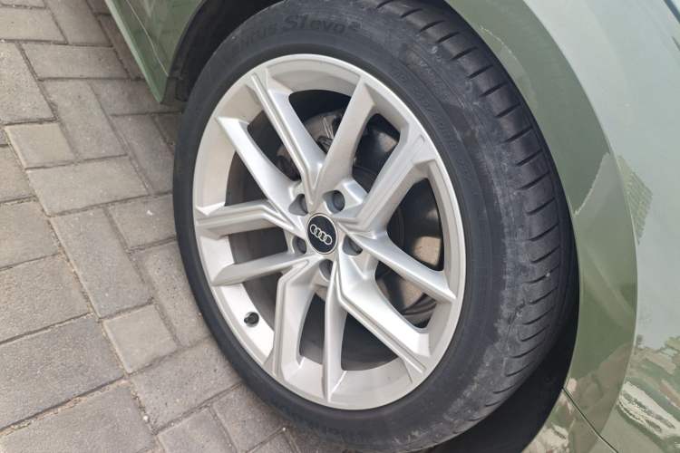 Used Audi A5 2023 Sportback 40 TFSI Fashionable and Dynamic Model Right Front Wheel Hub