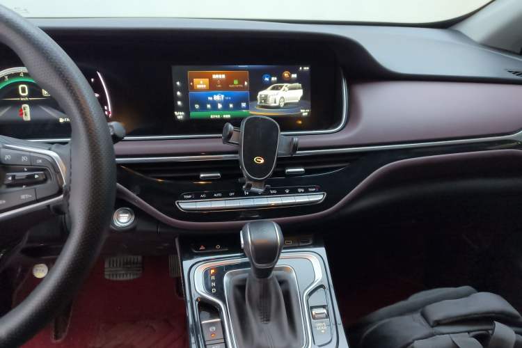 Used GAC Trumpchi M6 2023 PRO 270T DCT Luxury Edition Audio And AC Panel