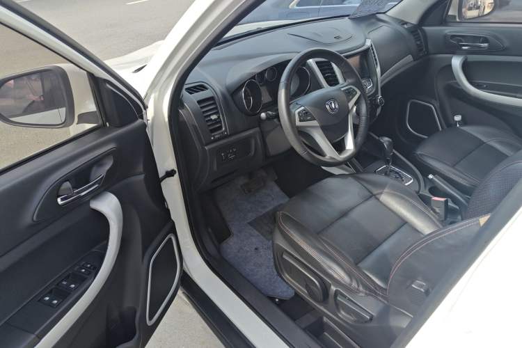 Used Changan CS35 2015 1.6L Automatic Luxury Model China V Standard
