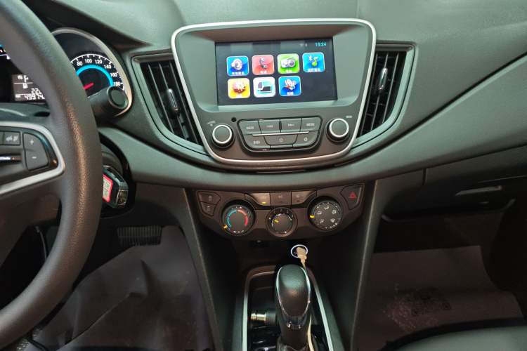 Used Chevrolet Cavalier 2019 320 Automatic Xinyue Edition Audio And AC Panel