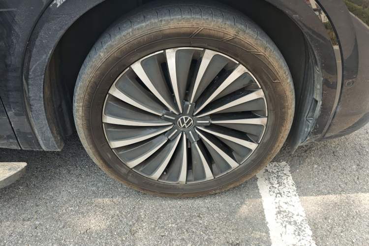 Used Volkswagen Viloran 2024 380TSI Premium Edition
