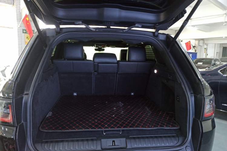 Used Land Rover Range SportNew Energy 2018 P400e Trunk