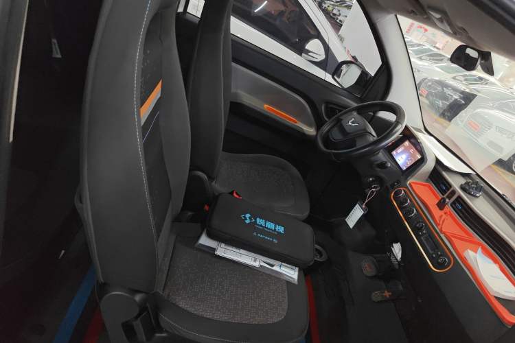 Used Wuling Hongguang MINIEV 2021 Macaron Fashion Edition Lithium-Ion Battery Right Front Seat
