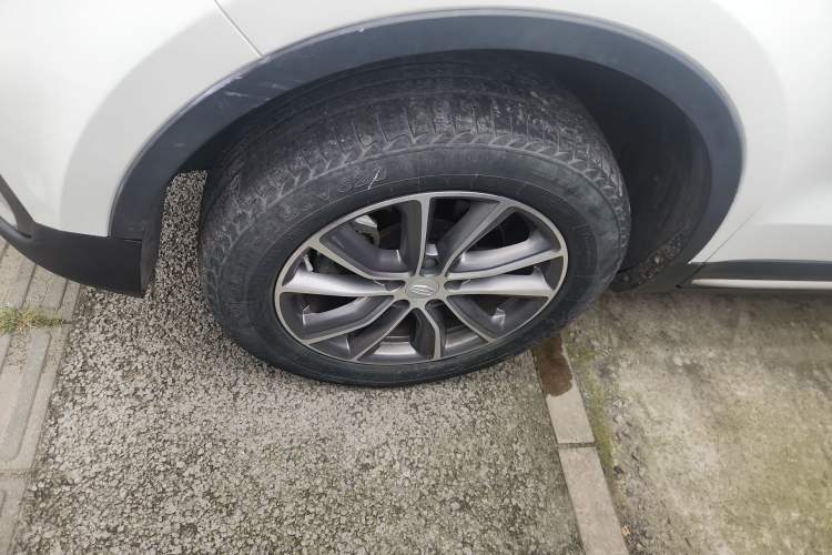 Used Geely Auto Emgrand X7 Sport 2018 1.8TD Automatic Two-Wheel Drive Smart Connect 4G Internet Edition Left Front Wheel Hub