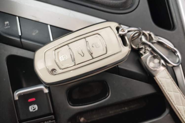 Used Geely Auto Vision X6 2018 1.8L Manual 4G Connect Luxury Edition