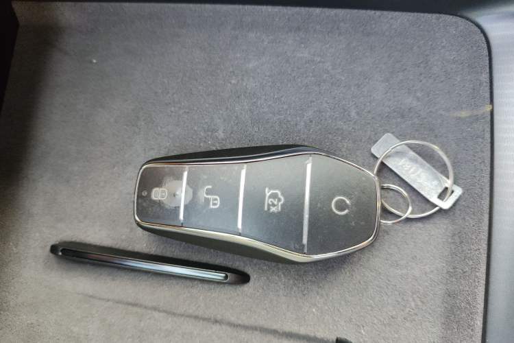 Used BYD Song L EV 2025 662 km Advanced Intelligent Driving Version Interior 1