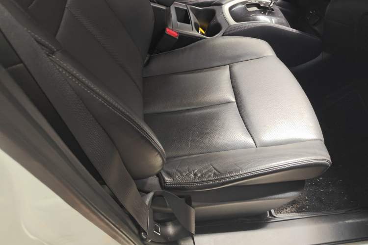 Used Nissan X-Trail 2015 2.0L CVT Comfort MAX Edition 2WD Right Front Seat