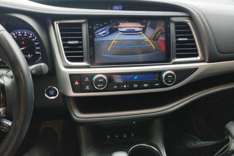 Used Toyota Highlander 2018 2.0T Four-Wheel Drive Prestige Version 7 Seats China V Emission Standard Audio And AC Panel