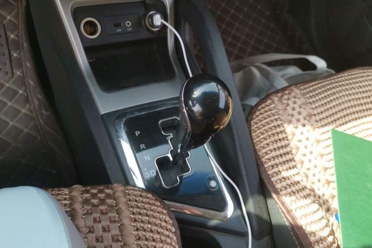 Used JAC Group Refine S3 2014 1.5L CVT Luxury Version Gear Lever