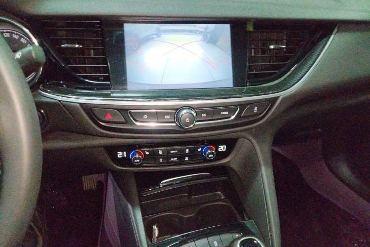 Used Buick Regal 2019 20T Elite Version China VI Standard Audio And AC Panel