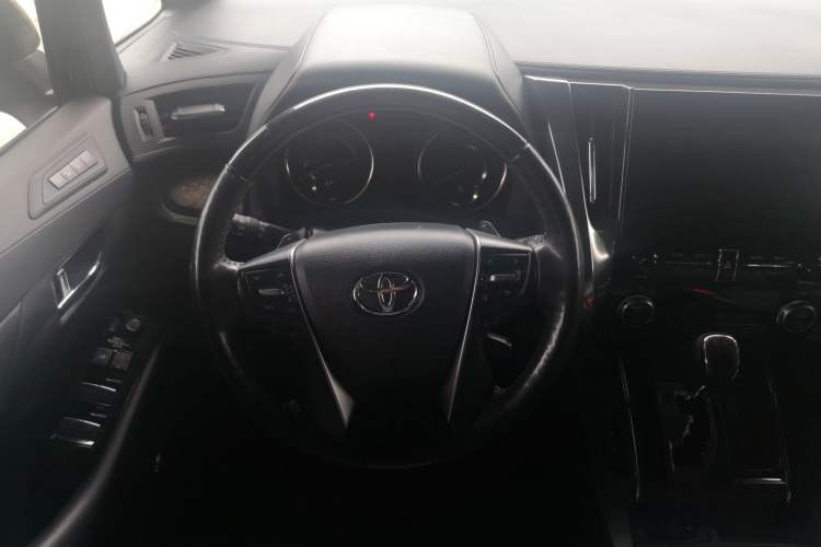 Used Toyota Vellfire 2023 Crown Dual-Engine 2.5L HV Ultimate Edition
