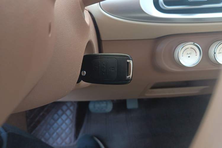 Used Wuling Hongguang MINIEV 2025 Four-Door Version Advanced Edition Vehicle Key