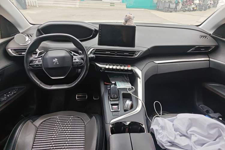 Used Peugeot 4008 2017 350THP Elite Edition Center Console