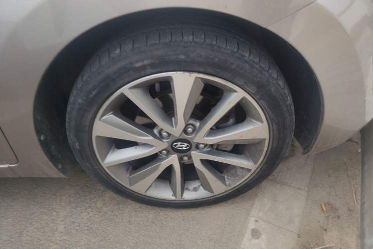 Used Hyundai Elantra (5th Generation / Langdong) 2015 1.6L Automatic Leading Model Exterior 1