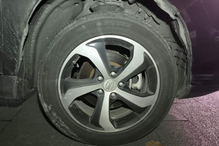 Used BYD S7 2015 2.0T Upgraded Automatic Luxury Version Right Front Wheel Hub