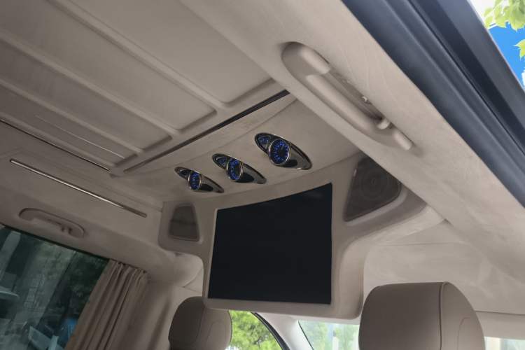 Used Mercedes-Benz Vito 2021 2.0T Elite Version 7 Seats Headliner