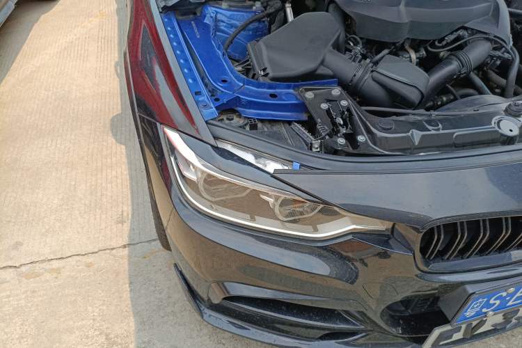 Used BMW 3 Series 2018 320i M Sport Package Right Front Headlight