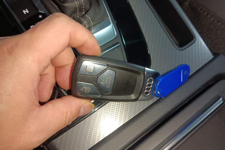 Used Audi Q5L 2022 Updated 40T Luxury Dynamic Edition Vehicle Key