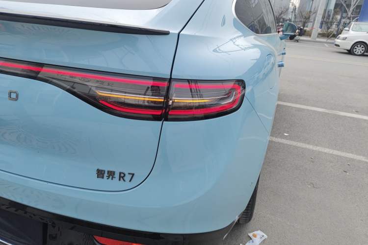 Used Hima Luxeed R7 2025 Range-Extended Version 251 km Max
