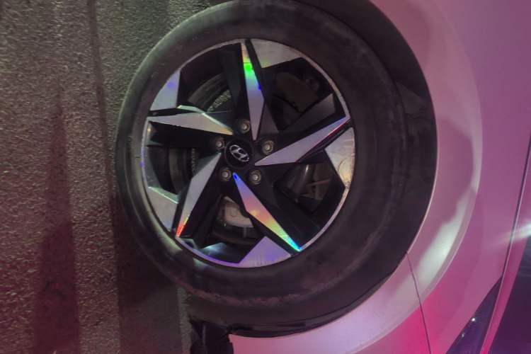 Used Hyundai Elantra 2021 1.5L CVT GLX Elite Edition Right Front Wheel Hub