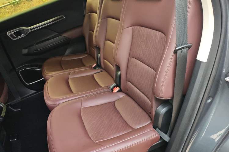 Used Geely Auto Haoyue 2022 1.8TD Automatic Prestige 7-Seater
