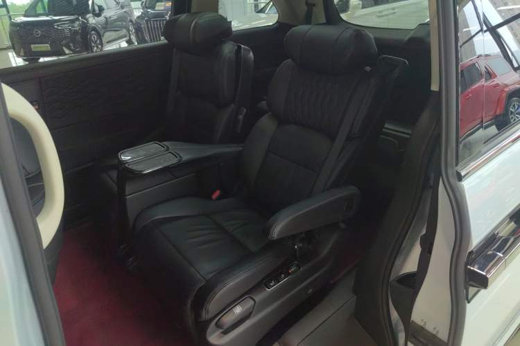 Used Honda Elysion 2024 2.0L eHEV Luxury Edition Left Rear Seat