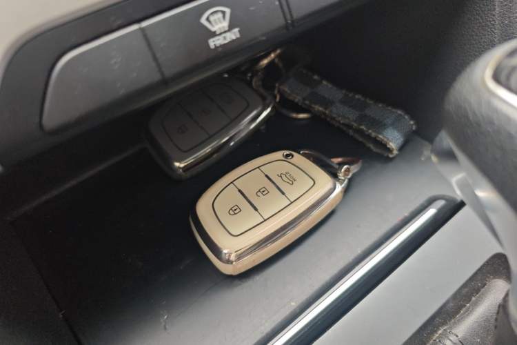 Used Hyundai Elantra (6th Generation / Lingdong) 2016 1.6L Automatic ZhiXuan – Elite Version
