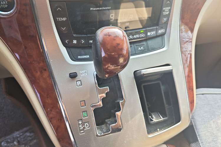 Used Toyota Alphard 2011 3.5L Luxury Edition