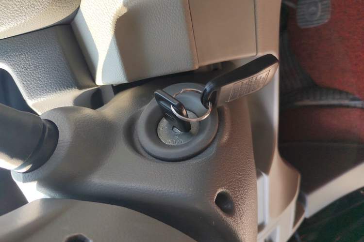 Used Nissan NV200 2016 Revised Version 1.6L CVT Luxury Edition
