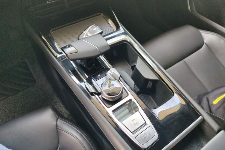 Used CHANGAN Ruicheng PLUS 2023 1.5T DCT Prestige Edition Gear Lever