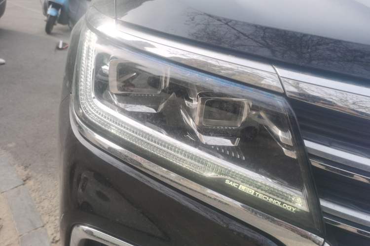 Used Roewe RX8 2018 30T Smart Connectivity Two-Wheel Drive Flagship Edition