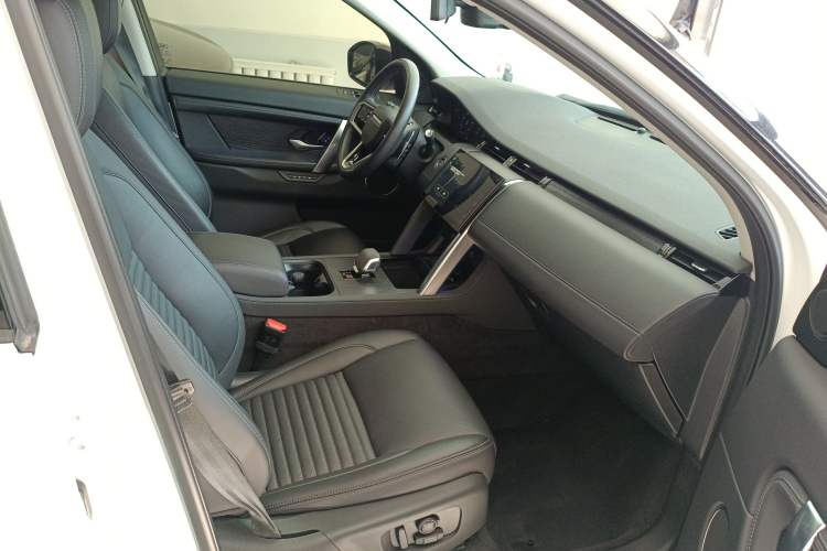 Used Land Rover Discovery Sport 2024 Luxury Custom Edition Right Front Seat