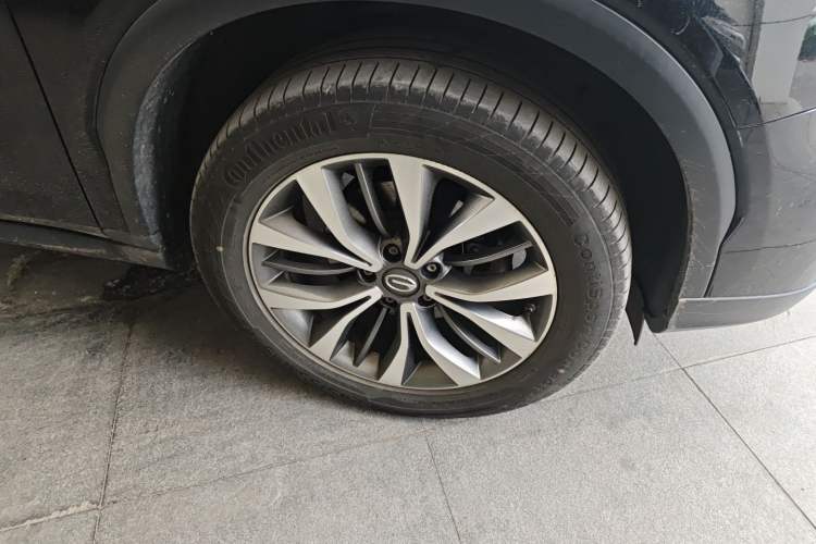 Used GAC Trumpchi GS8 2017 320T Two-Wheel Drive Luxury Smart Connectivity Version (7 Seats) Right Front Wheel Hub