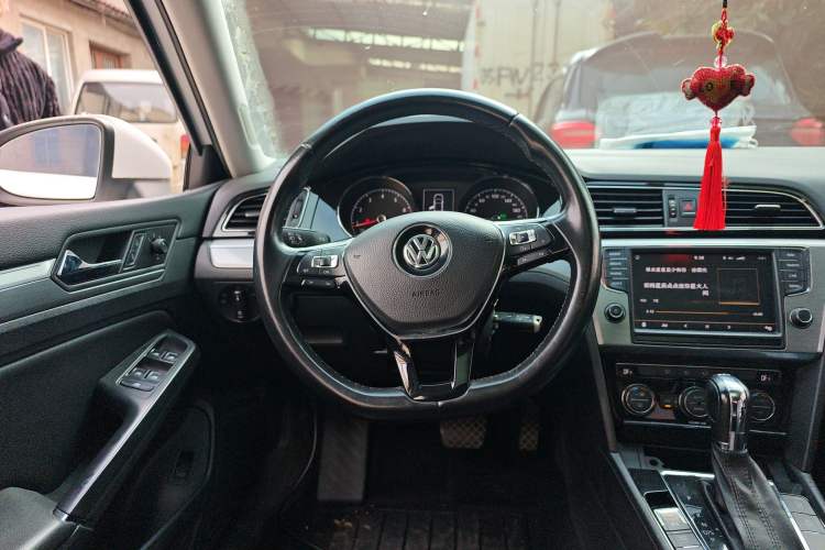 Used Volkswagen Lamando 2018 280TSI DSG Comfort Edition Steering Wheel