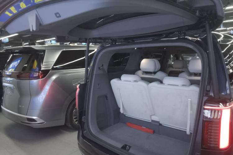 Used Zeekr 009 2022 WE Edition
