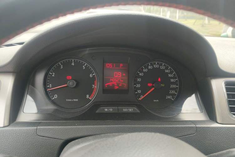 Used Volkswagen Santana 2015 1.6L Automatic Comfort Edition Instrument Cluster