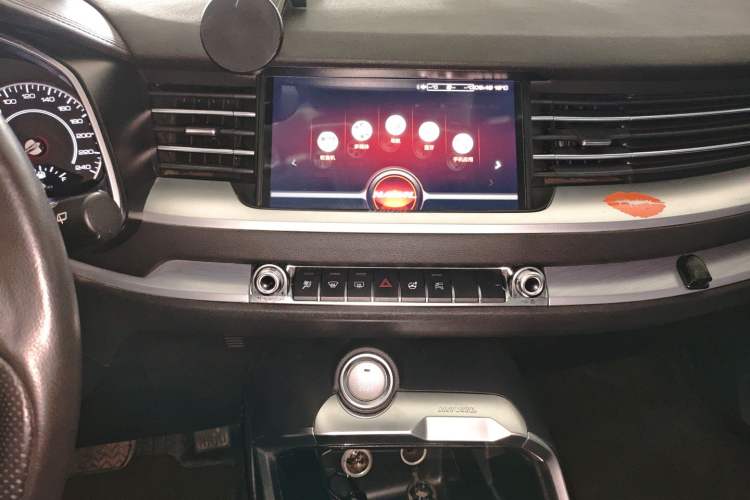 Used Haval H6 2017 Red-Label 1.3T Automatic Two-Wheel Drive ZhiShang Model Audio And AC Panel