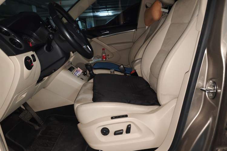 Used Volkswagen Tiguan L 2013 2.0 TSI Automatic All-Wheel-Drive Flagship Edition
