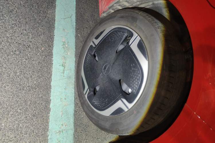 Used Dongfeng NAMMI 01 2024 New Edition 330 Plus Smart+ Right Front Wheel Hub