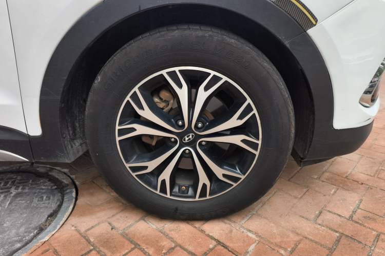 Used Hyundai Santa Fe 2017 2.0T Automatic Two-Wheel Drive Smart Version 7 Seats
