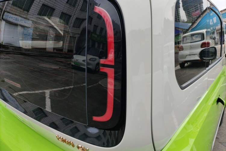 Used Baojun KiWi EV 2021 Artist Model Lithium Iron Phosphate