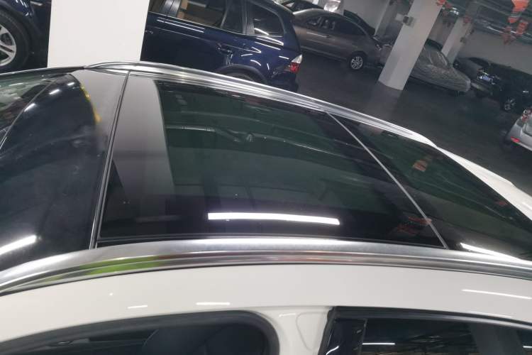 Used Mercedes-Benz GLA 2016 GLA 200 Fashion Model Roof