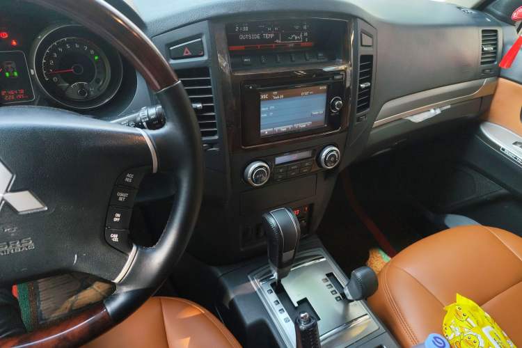 Used Mitsubishi Pajero 2014 3.0L Luxury Edition
