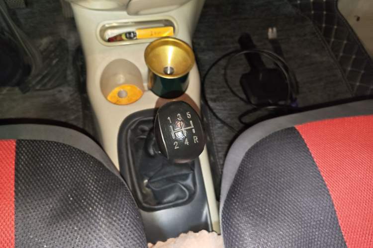 Used Chery QQ3 2012 Stylish Edition 1.0L Manual Start-Up Model Gear Lever