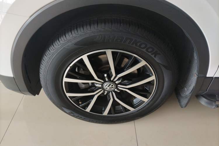 Used Volkswagen Tiguan L 2017 330TSI Automatic Two-Wheel Drive Luxury Edition
