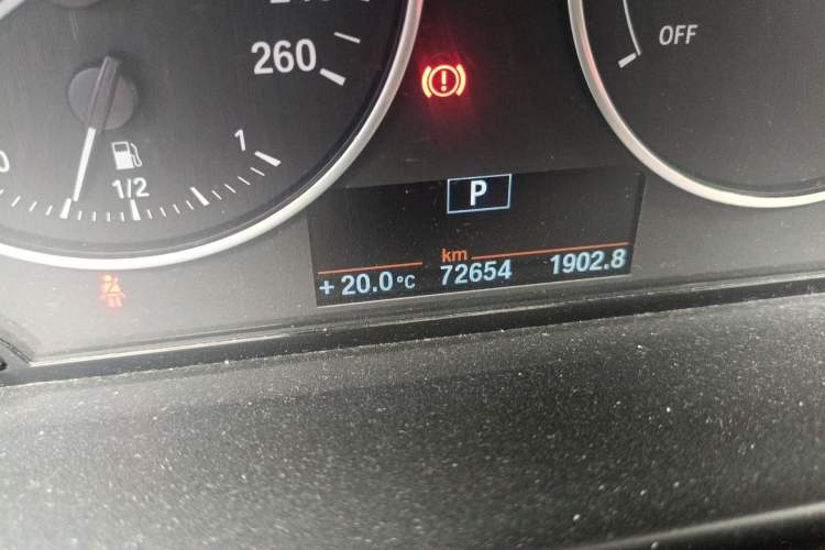 Used BMW 1 Series 2013 Facelifted 118i Leading Edition Odometer Close Up